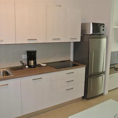 Apartman Coastal Flat With Spacious Terrace *