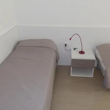 Apartman Coastal Flat With Spacious Terrace *