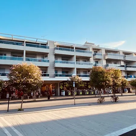 Coastal Flat With Spacious Terrace Apartman *